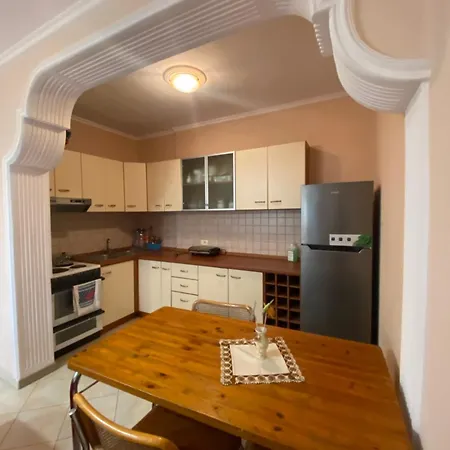 Apartament Me Qera Ne Golem 아파트 *